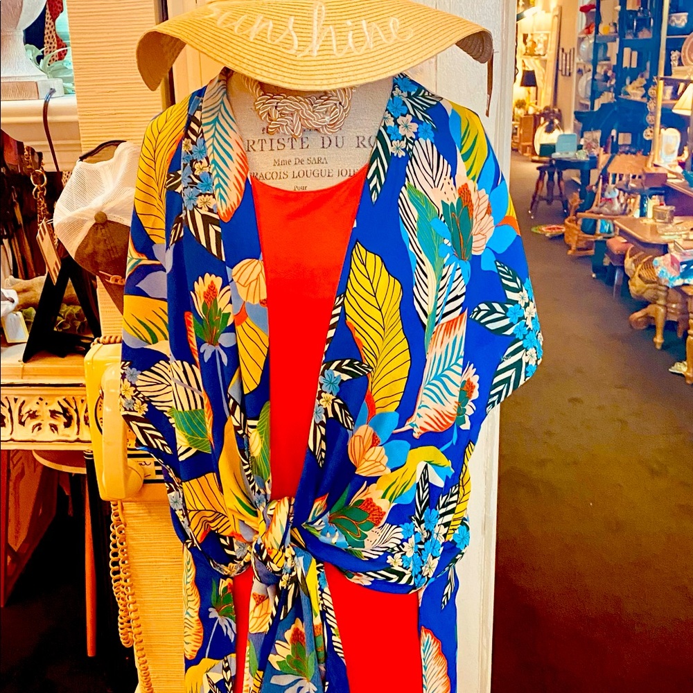 Multi colored two ways to wear kimano.